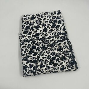 Zyia Active Women's 12 Nylon Black Cheetah Print Cropped Leggings‎